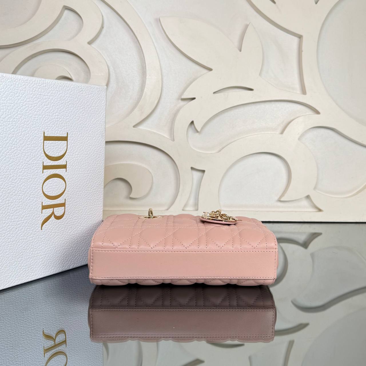 Christian Dior D-Joy Medium Bag

22x12 cm 
910517 ⭐️