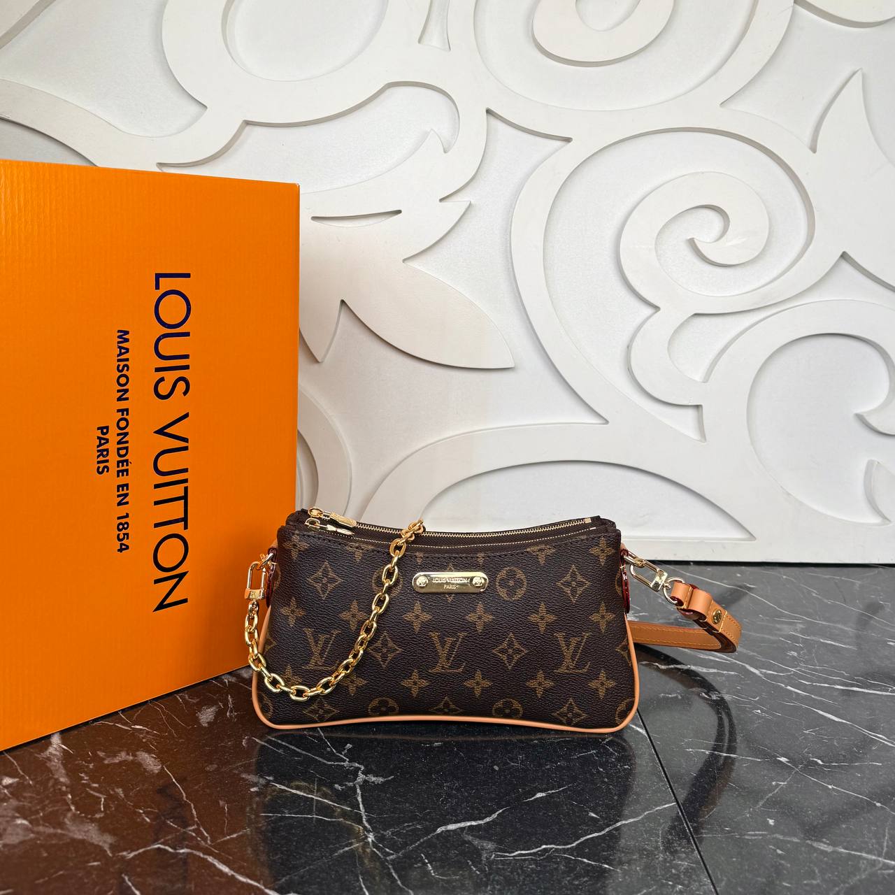 Louis Vuitton Liv Pochette

210076 ⭐️