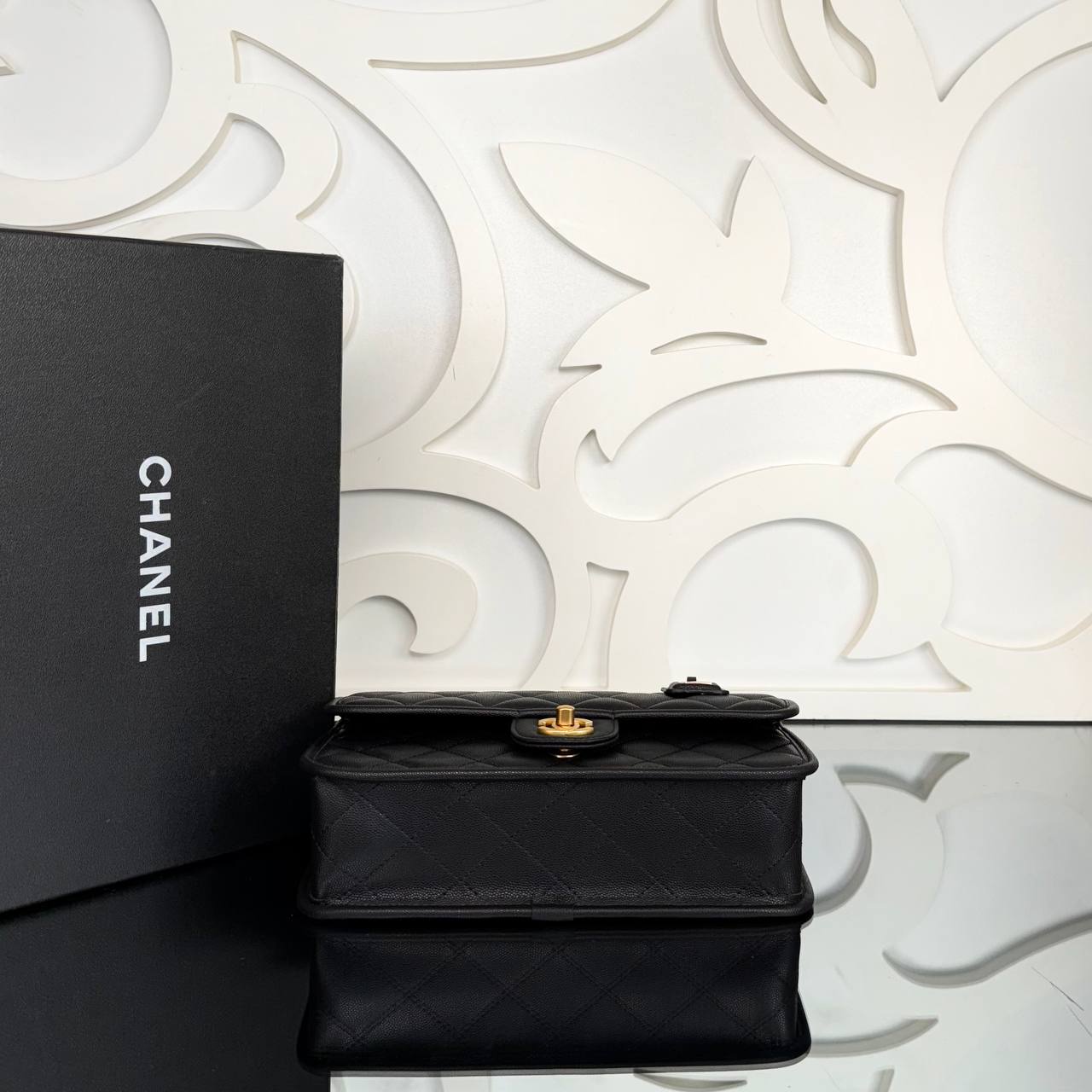 Chanel Medium Flap Bag

25x16 cm
910206 ⭐️