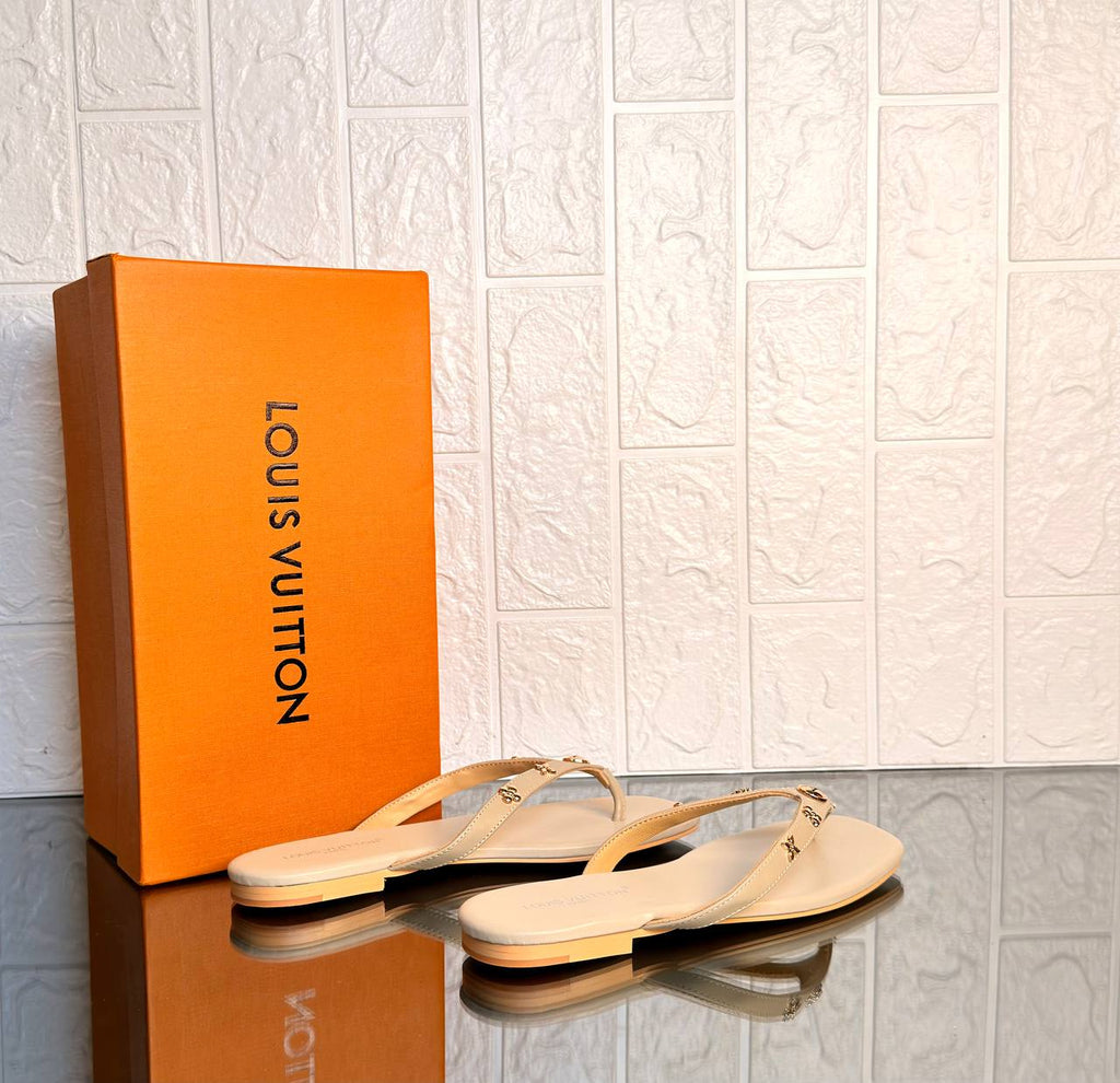 Louis Vuitton Slipper

911265 ⭐️