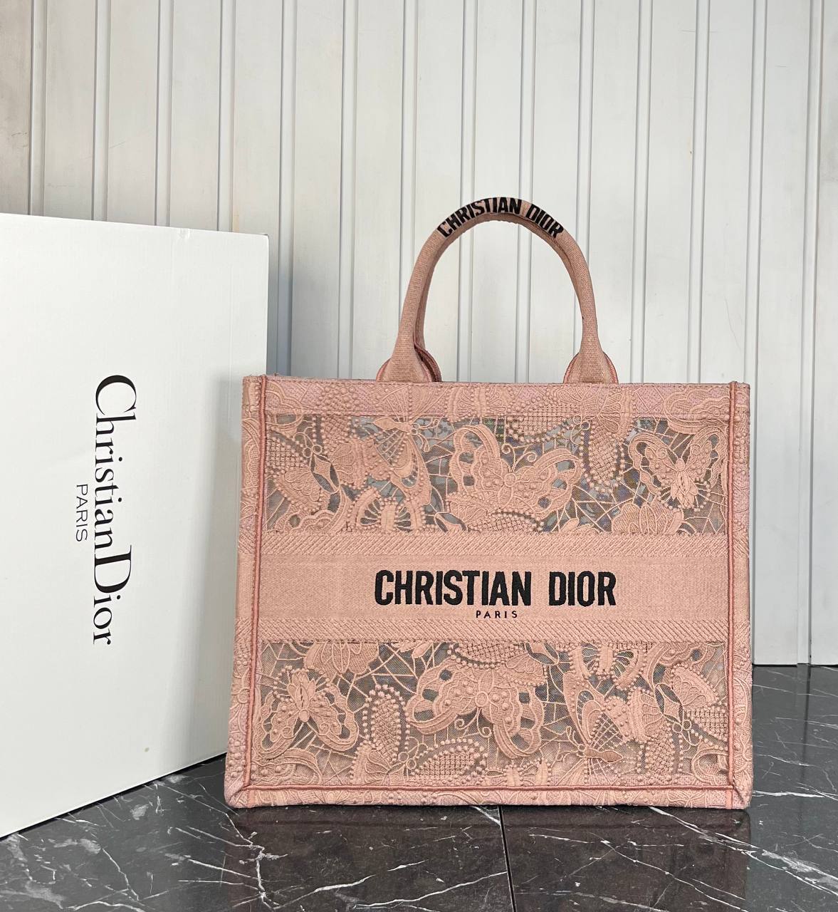 Christian Dior Book Tote Big

42x36 cm 
5656-2