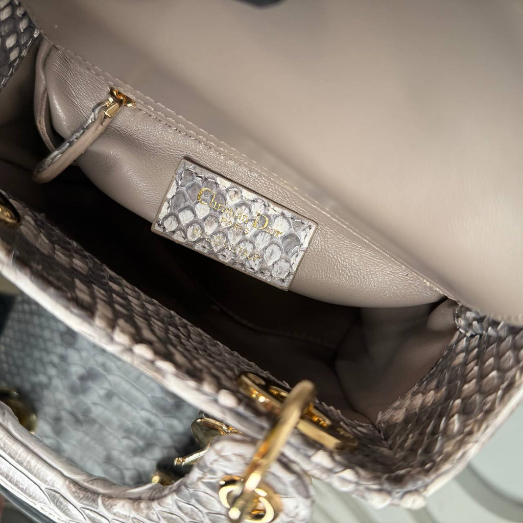 Christian Dior Lady Dior Python Small Bag 

17x16 cm 
210122 ⭐️