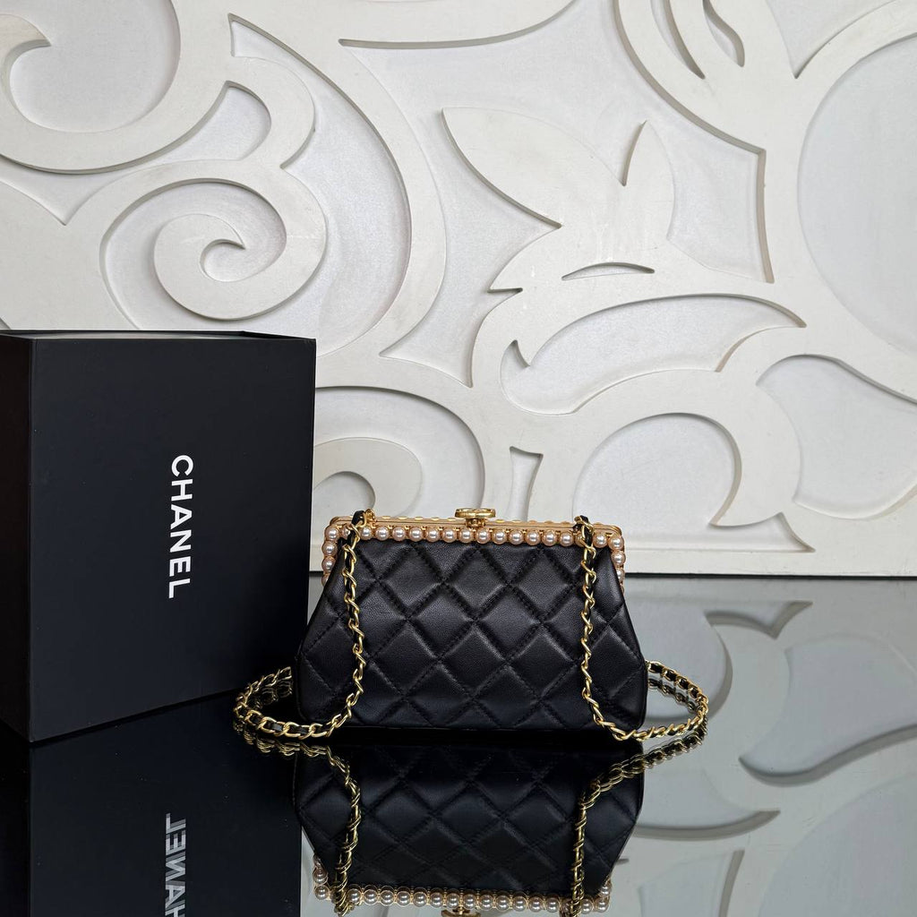 Chanel Mini Clutch

20x11.5 cm
910759 ⭐️