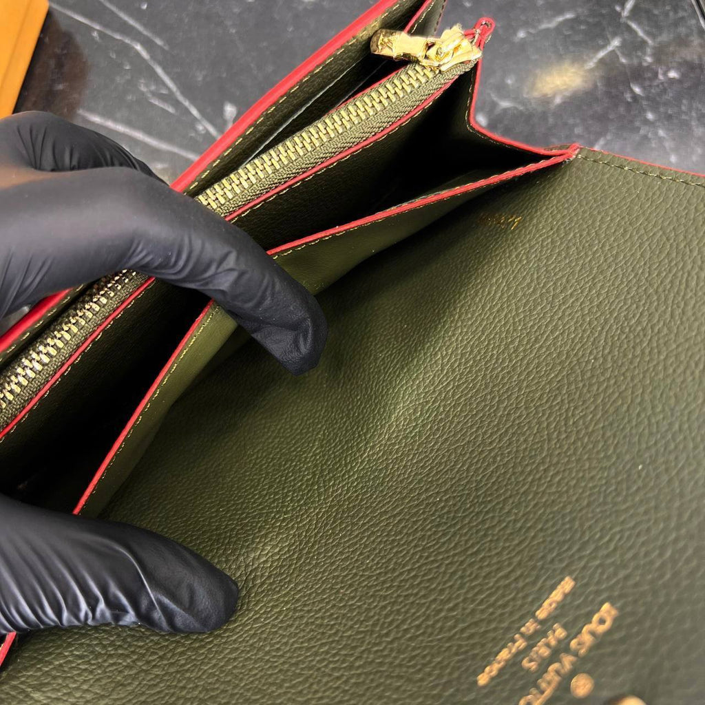 Louis Vuitton Sarah Wallet 

79-2 ⭐️