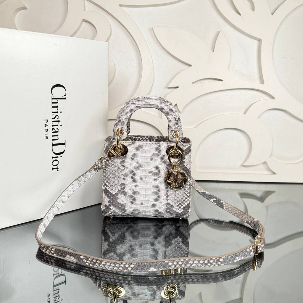 Christian Dior Lady Dior Python Small Bag 

17x16 cm 
210122 ⭐️