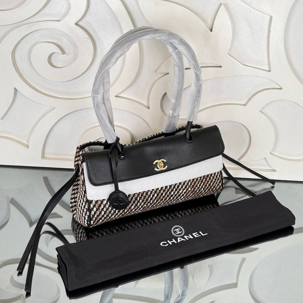 Chanel 26S East-West Shopping Bag

31x14 cm
910680 ⭐️