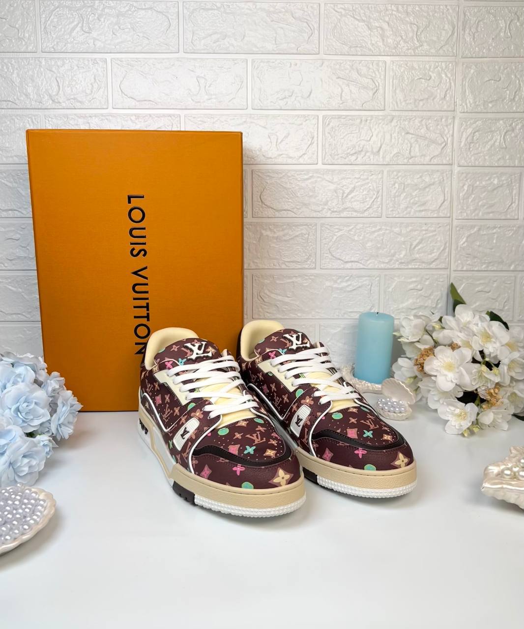 Louis Vuitton Sneakers

3793-5 ⭐️