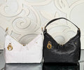 Christian Dior Voyage Bag Medium

30x18 cm 
910379 ⭐️