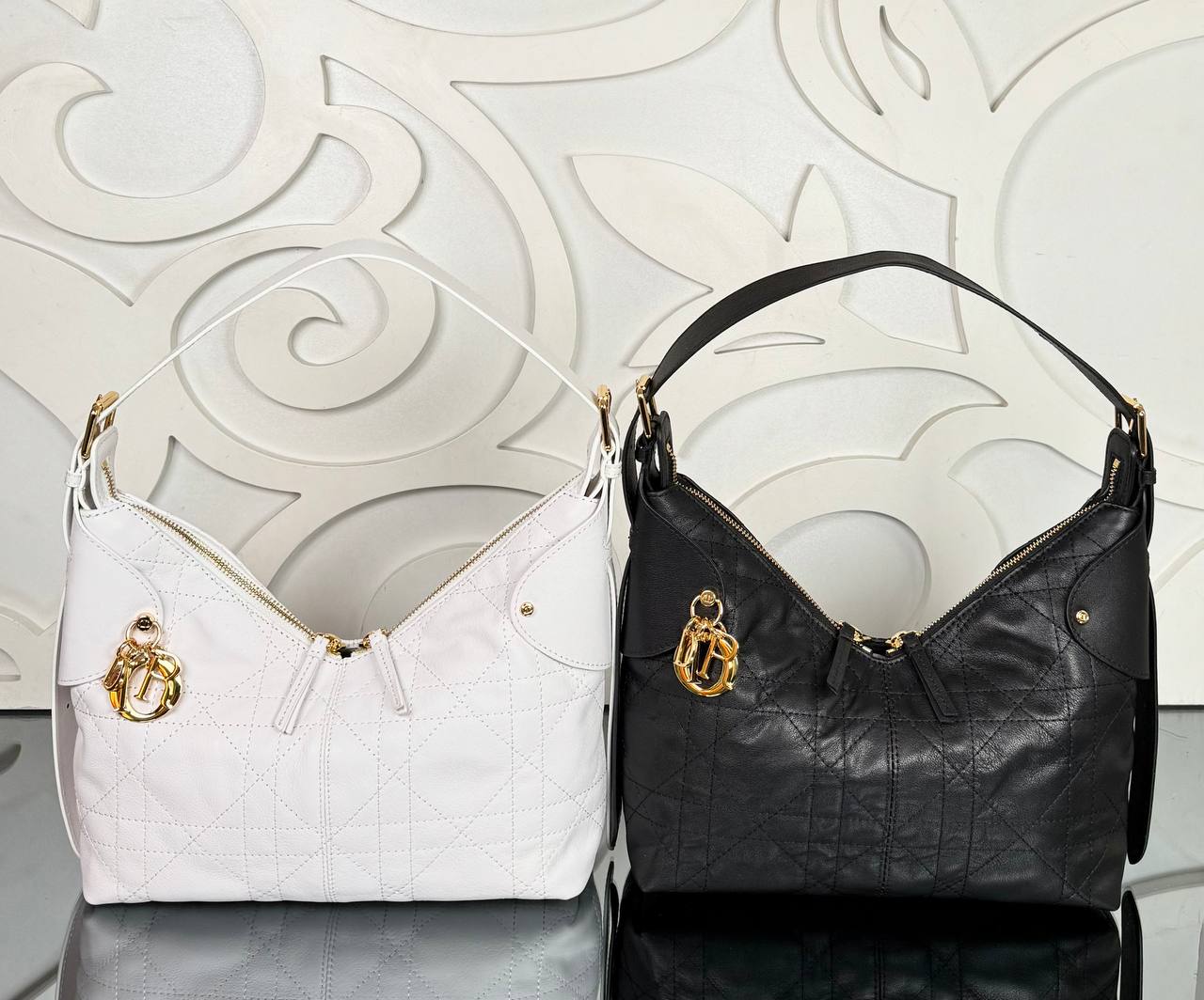 Christian Dior Voyage Bag Medium

30x18 cm 
910379 ⭐️