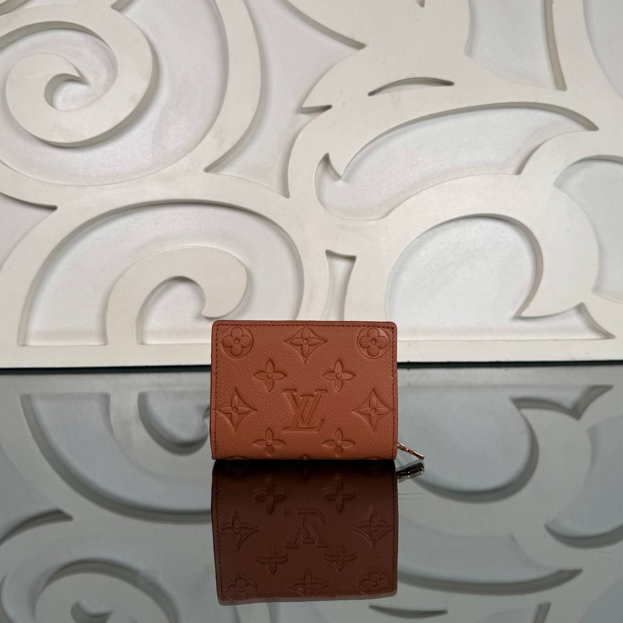 Louis Vuitton Clea Wallet 

210182 ⭐️