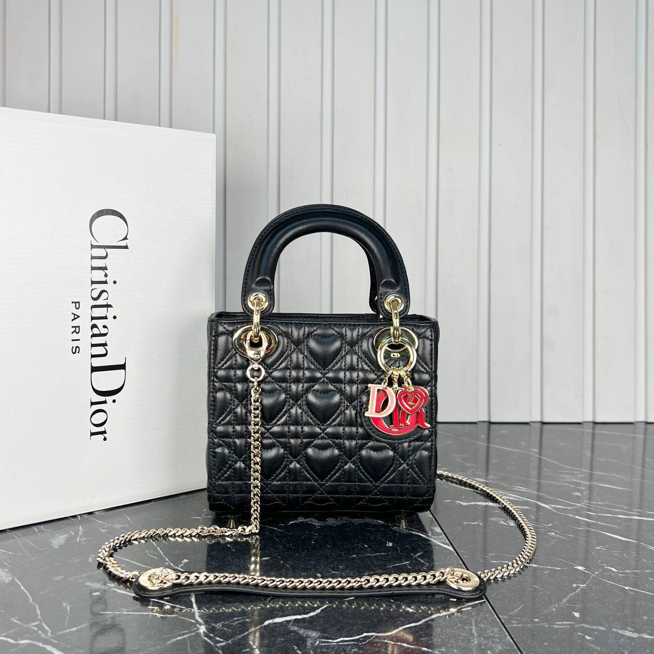 Christian Dior Lady Dior Bag Small 

16x16 cm 
5437-1