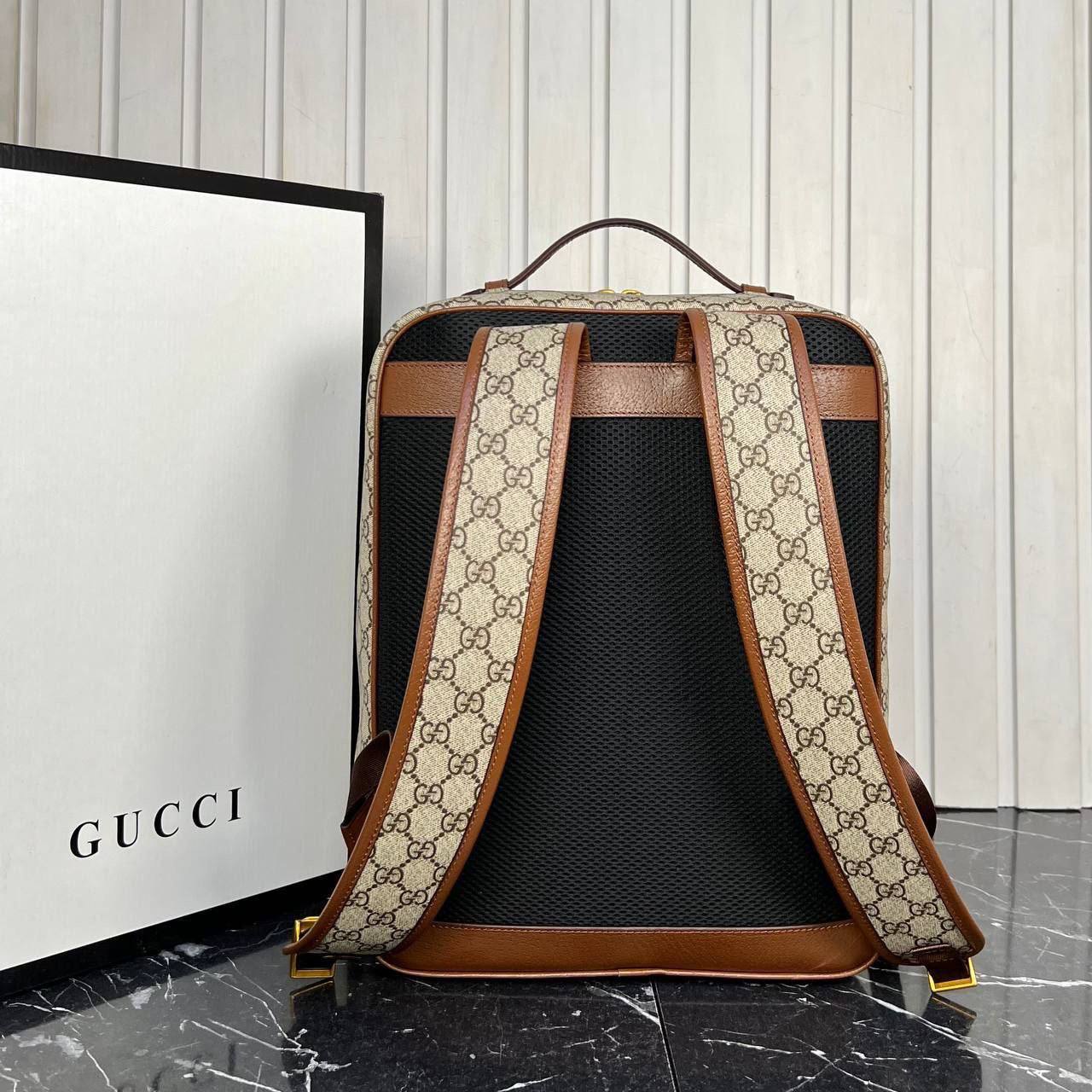 Gucci GG Supreme Backpack

32x36 cm 
6297 ⭐️
