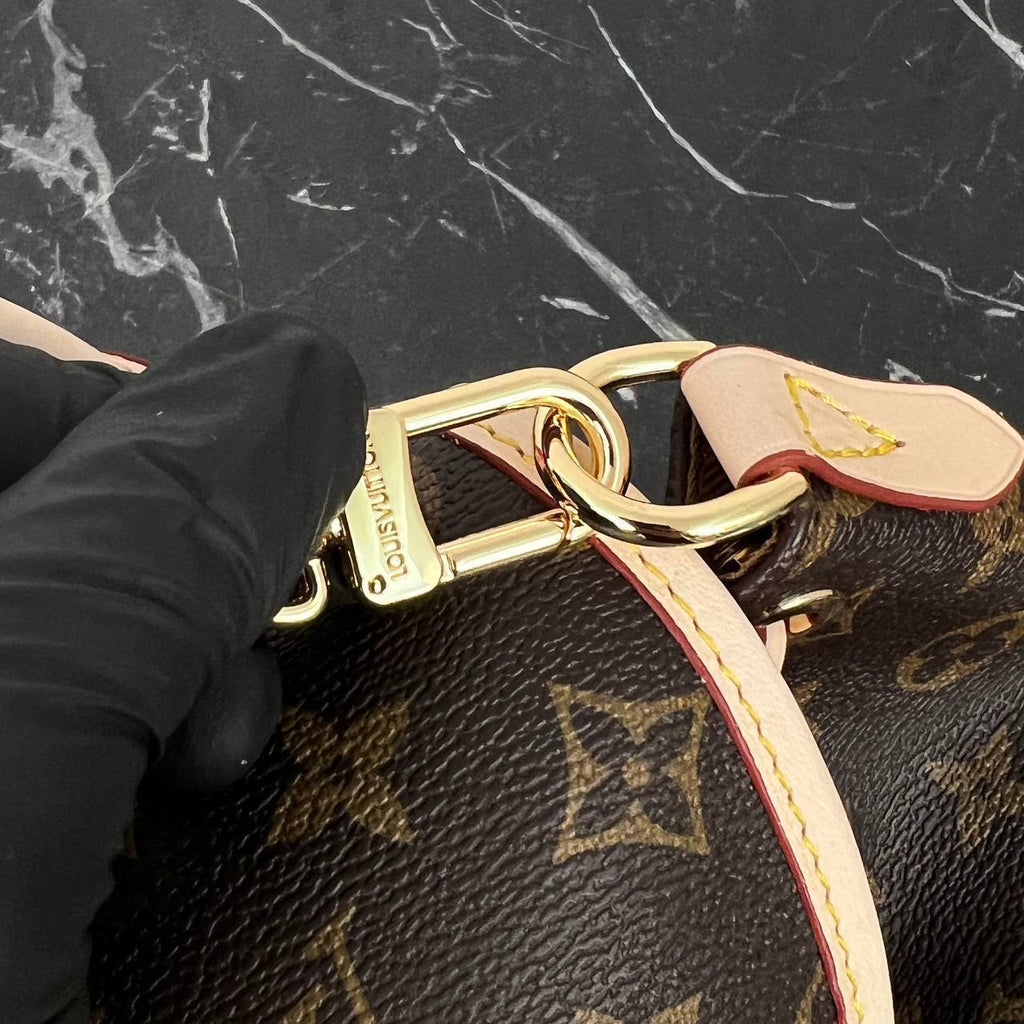 Louis Vuitton Excursion PM Backpack

6448