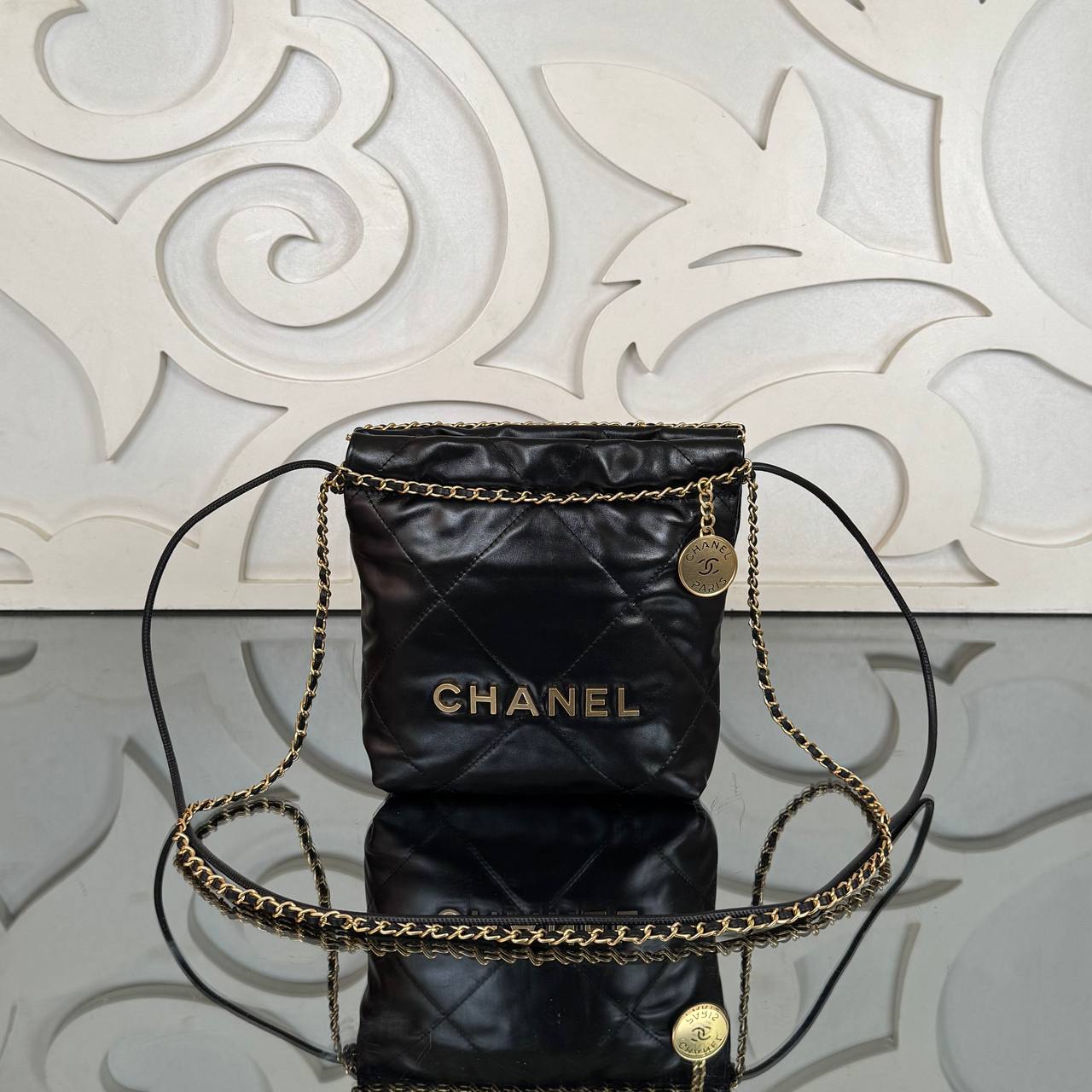 Chanel 22 Mini Shoulder Bag

22x20 cm 
910036 ⭐️