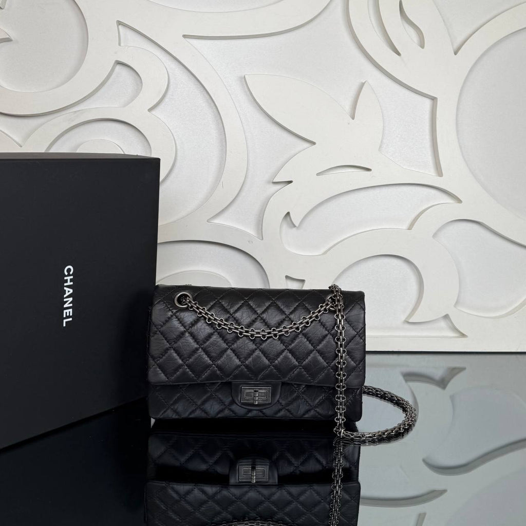 Chanel 2.55 Small Handbag

24x14 cm 
910255 ⭐️