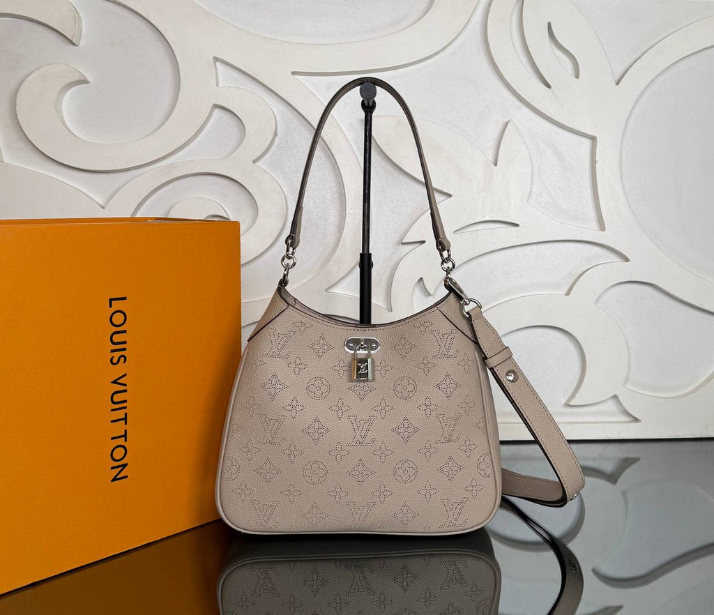 Louis Vuitton Mahina All Around PM

910590 ⭐️