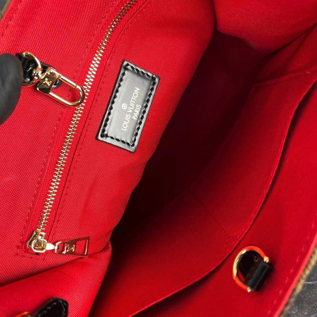 Louis Vuitton OnTheGo PM

5300 ⭐️