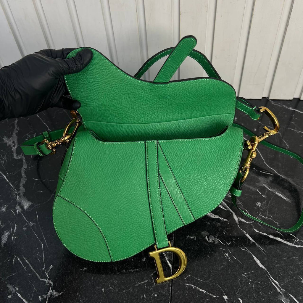 Christian Dior Saddle Bag

25x20 cm 
639.B ⭐️
