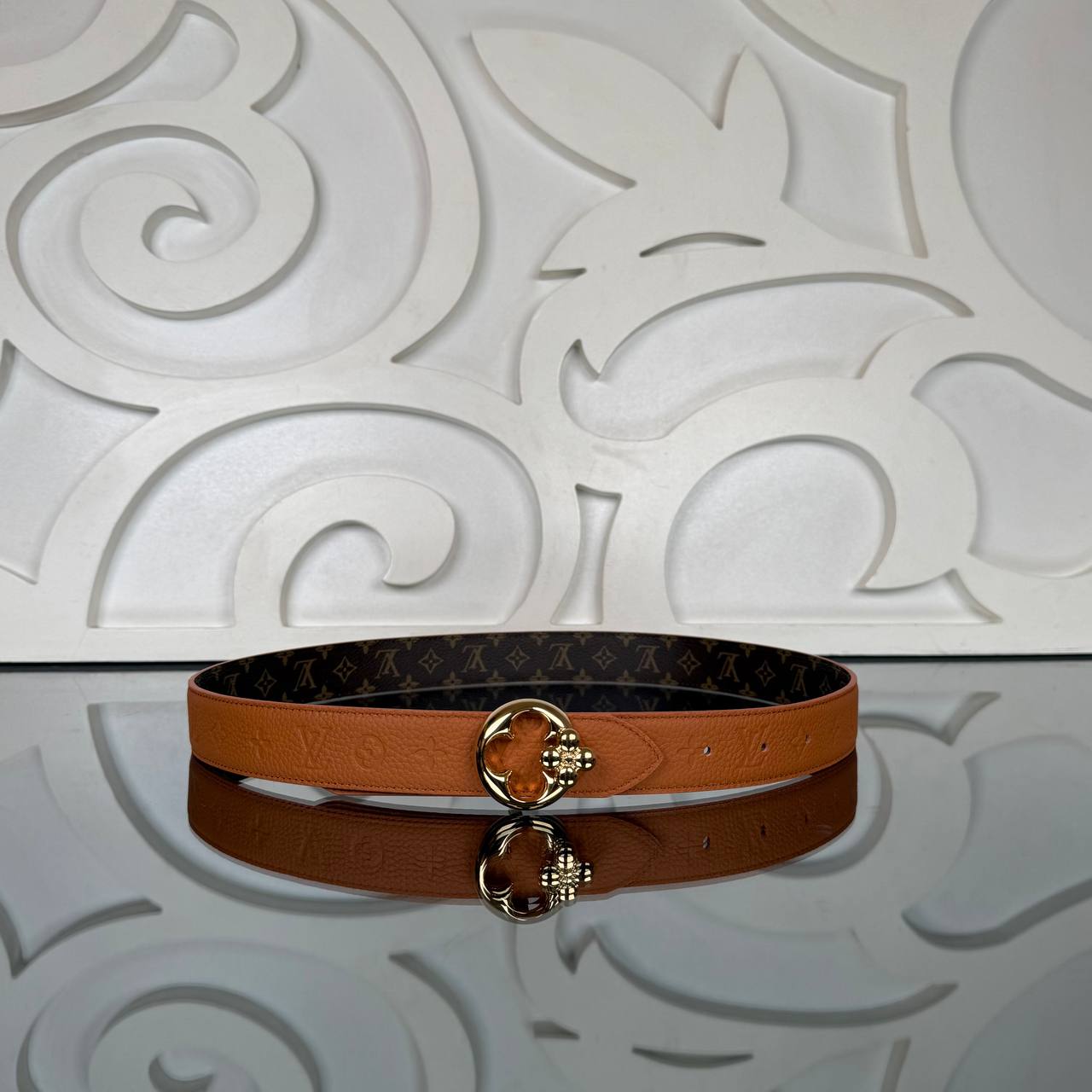 Louis Vuitton Round 30mm Reversible Belt

917033 ⭐️