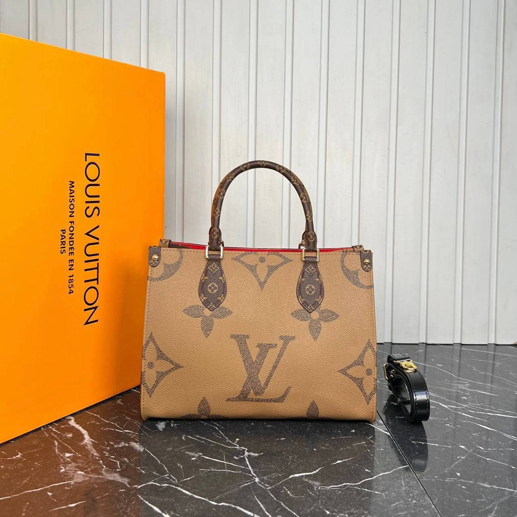 Louis Vuitton OnTheGo PM

5300 ⭐️