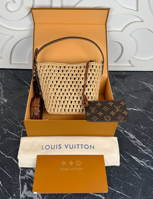 Louis Vuitton All In BB Raffia Bag

910121 ⭐️
