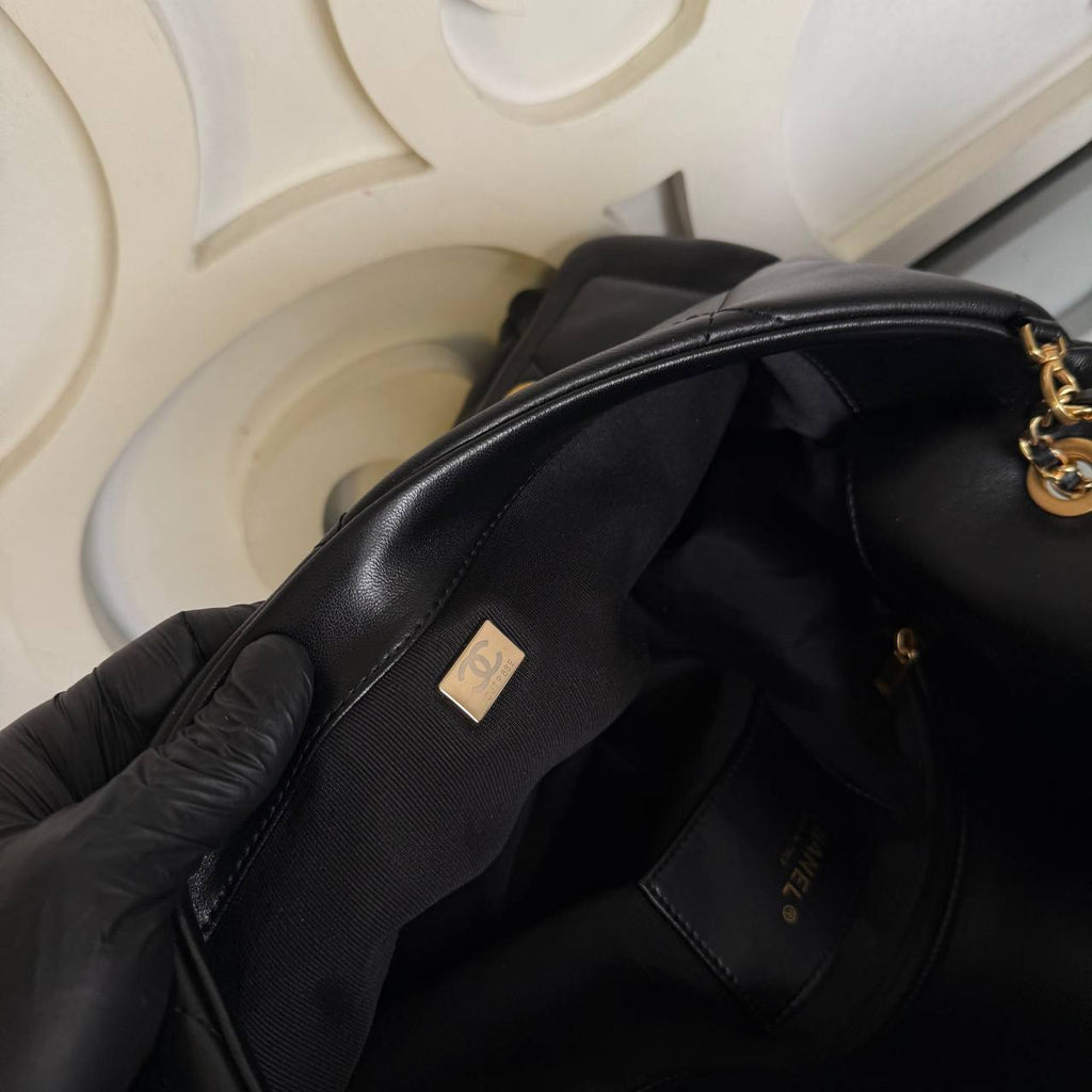 Chanel Large Bowling Flap Bag 

38x25 cm
910398 ⭐️