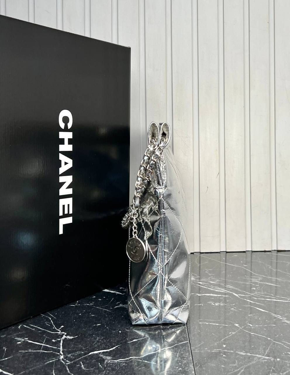 Chanel 22 Bag

40x30 cm 
5513-3