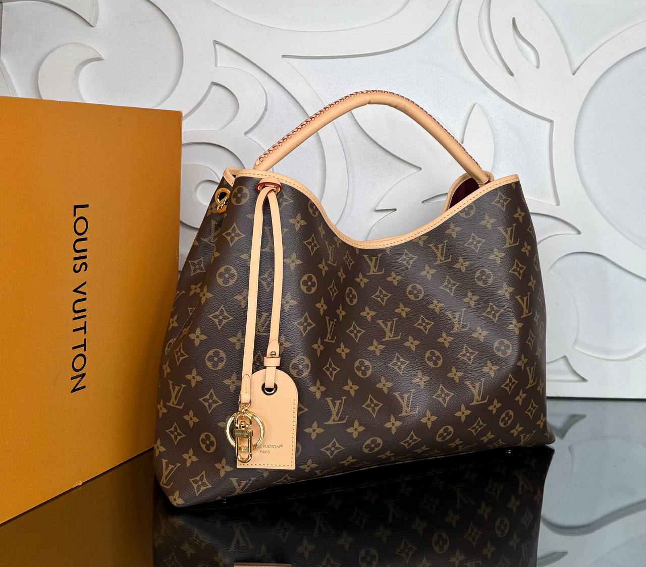 Louis Vuitton Again Bag

910331 ⭐️