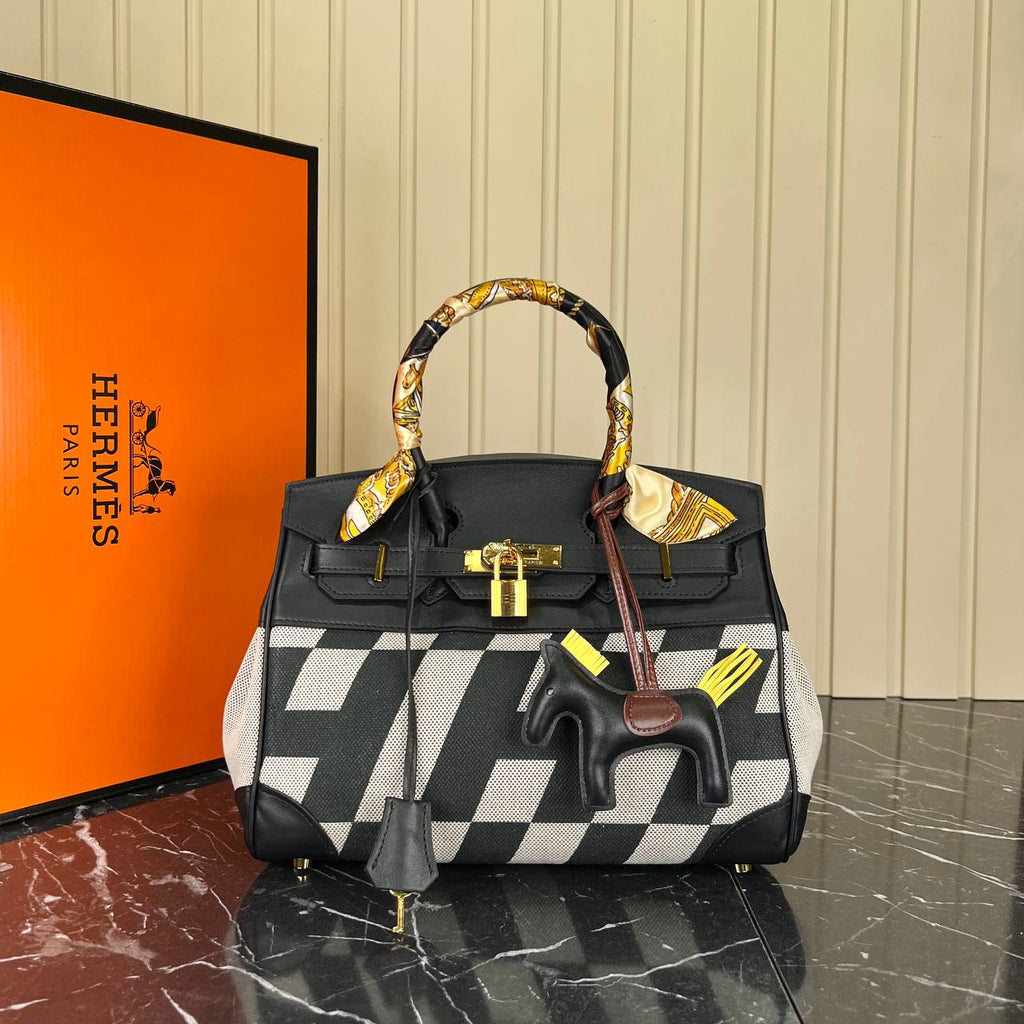 Hermes Birkin Bag 30 Cm 

30x22 Cm 
5447_6⭐️