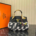 Hermes Birkin Bag 30 Cm 

30x22 Cm 
5447_6⭐️