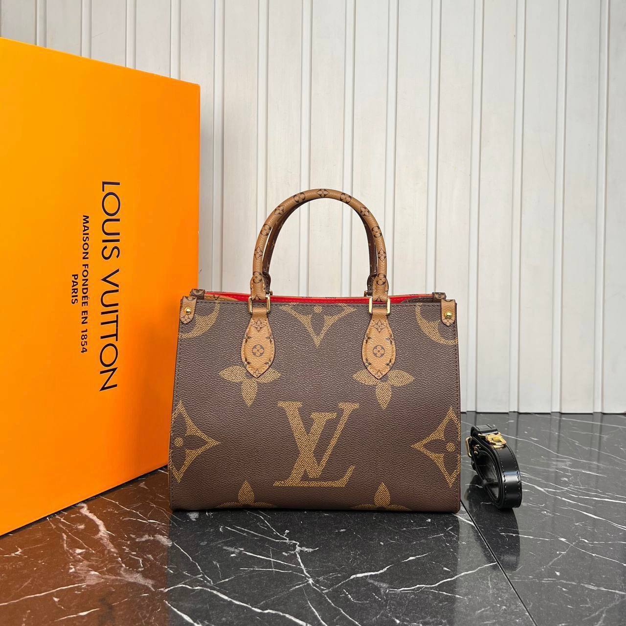 Louis Vuitton OnTheGo PM

5300 ⭐️