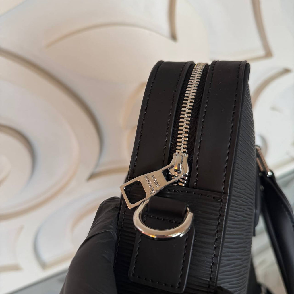 Louis Vuitton Dandy MM Briefcase

910536 ⭐️