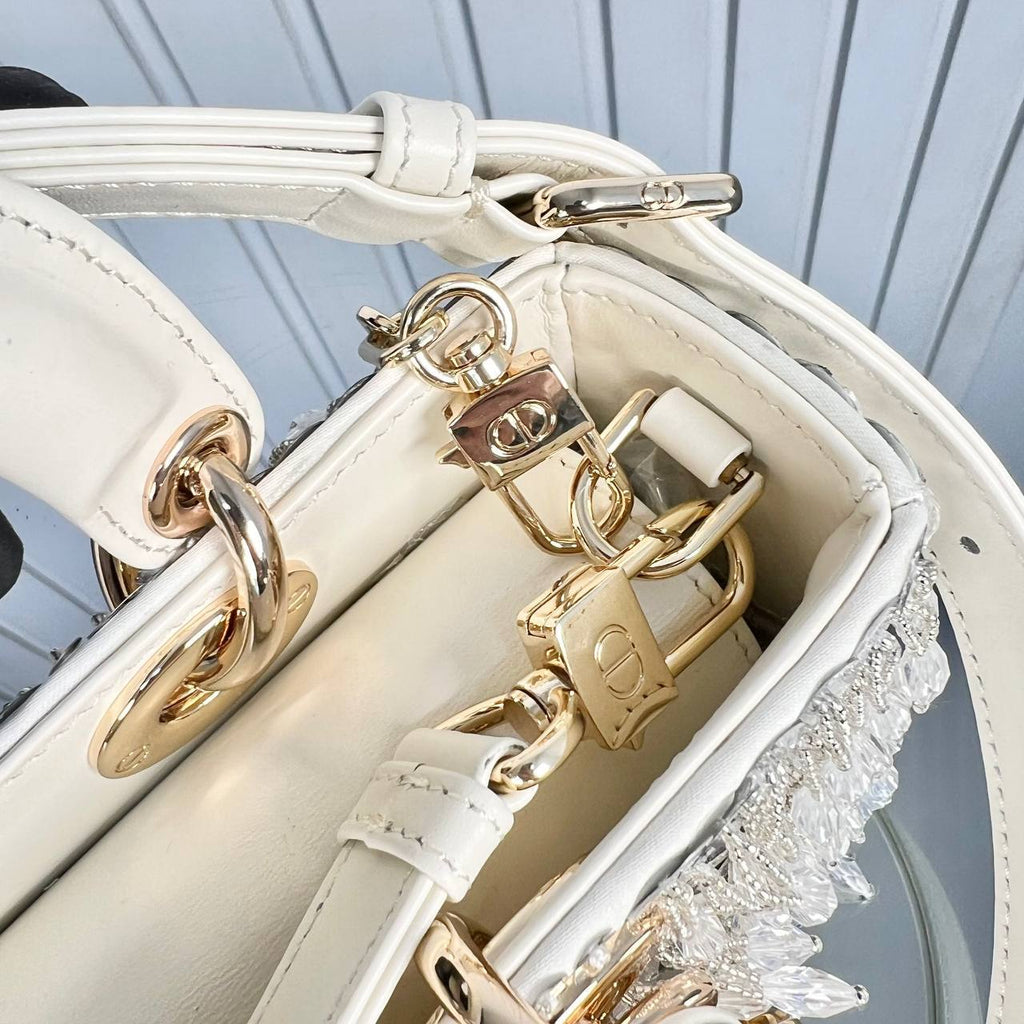 Christian Dior D-Joy Small

22x11.5 cm
5859 ⭐️