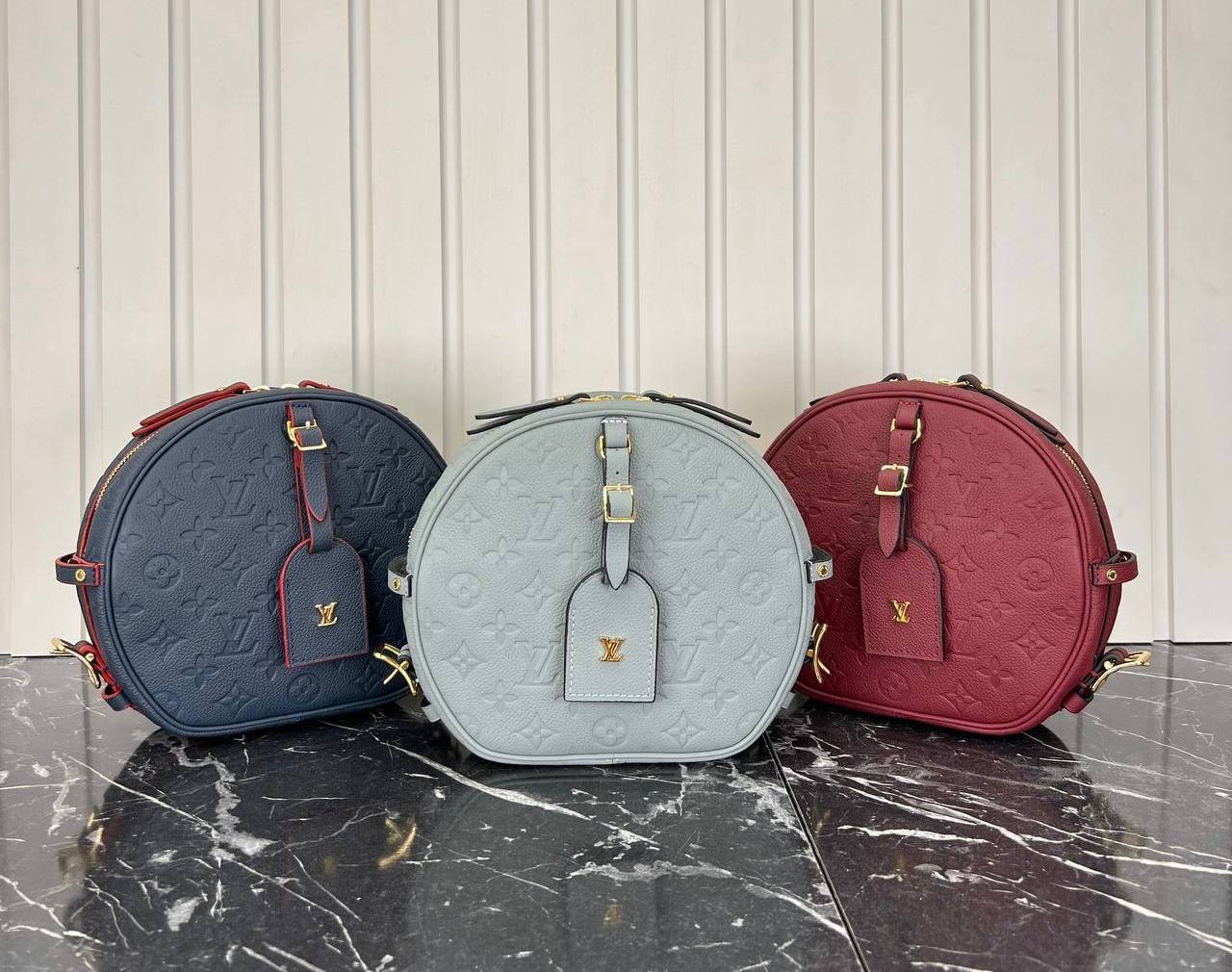 Louis Vuitton Boite Chapeau Bag 

705.2