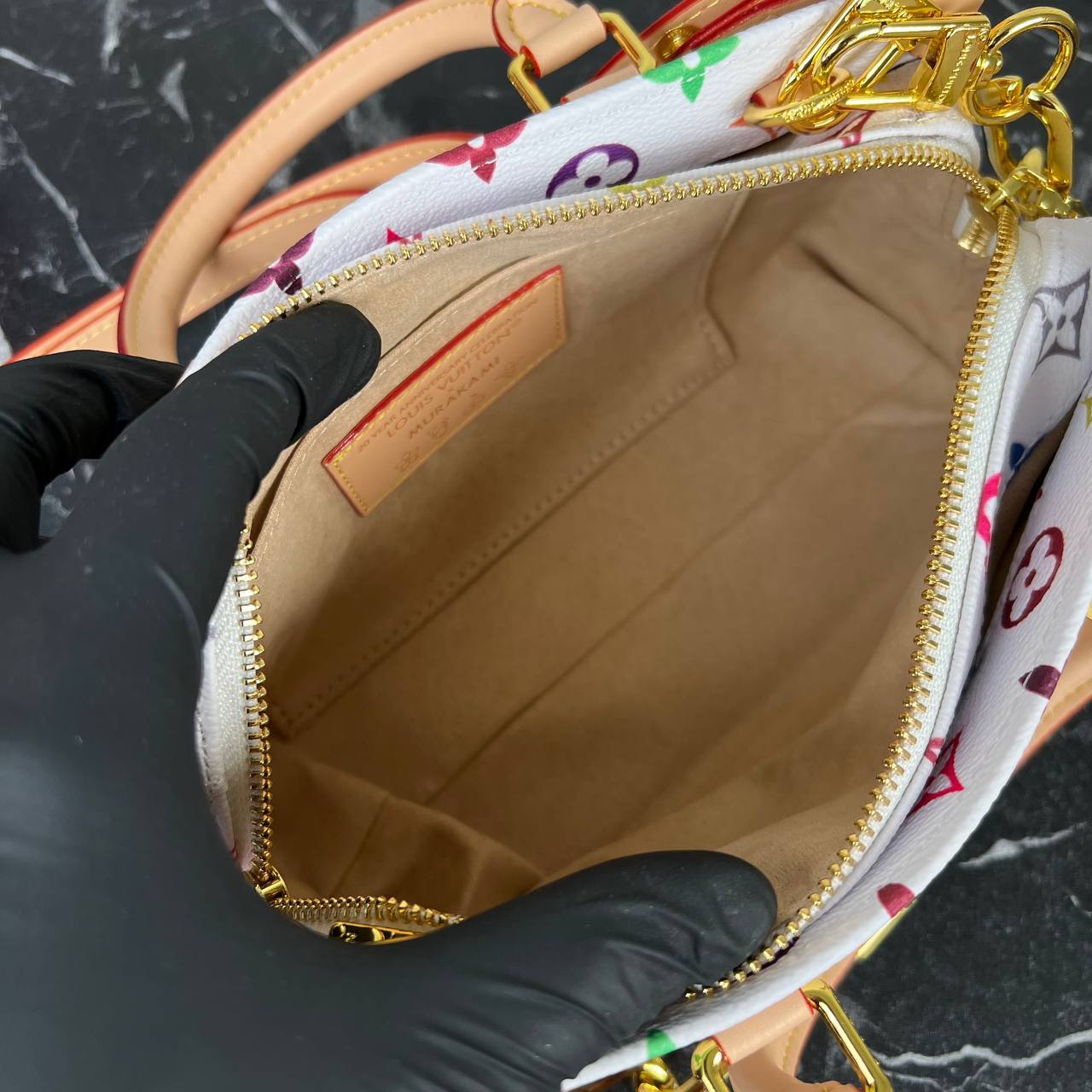 Louis Vuitton LV x TM OnTheGo East West 

6885 ⭐️