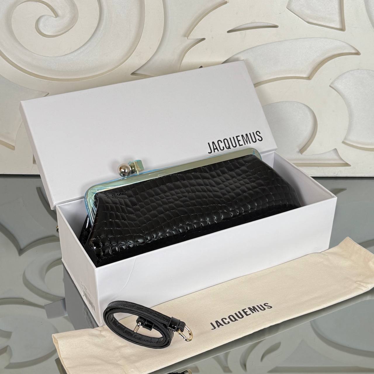 Jacquemus The Berlingot Medium 
Γυναικεία τσάντα 
34x13 cm
910806 ⭐️