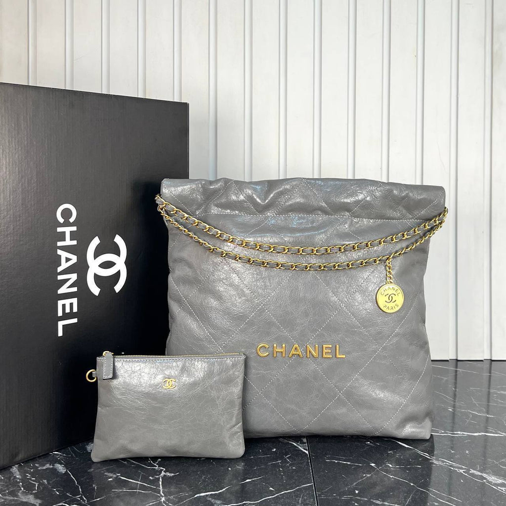 Chanel 22 Handbag

33x39 cm 
5648 ⭐️