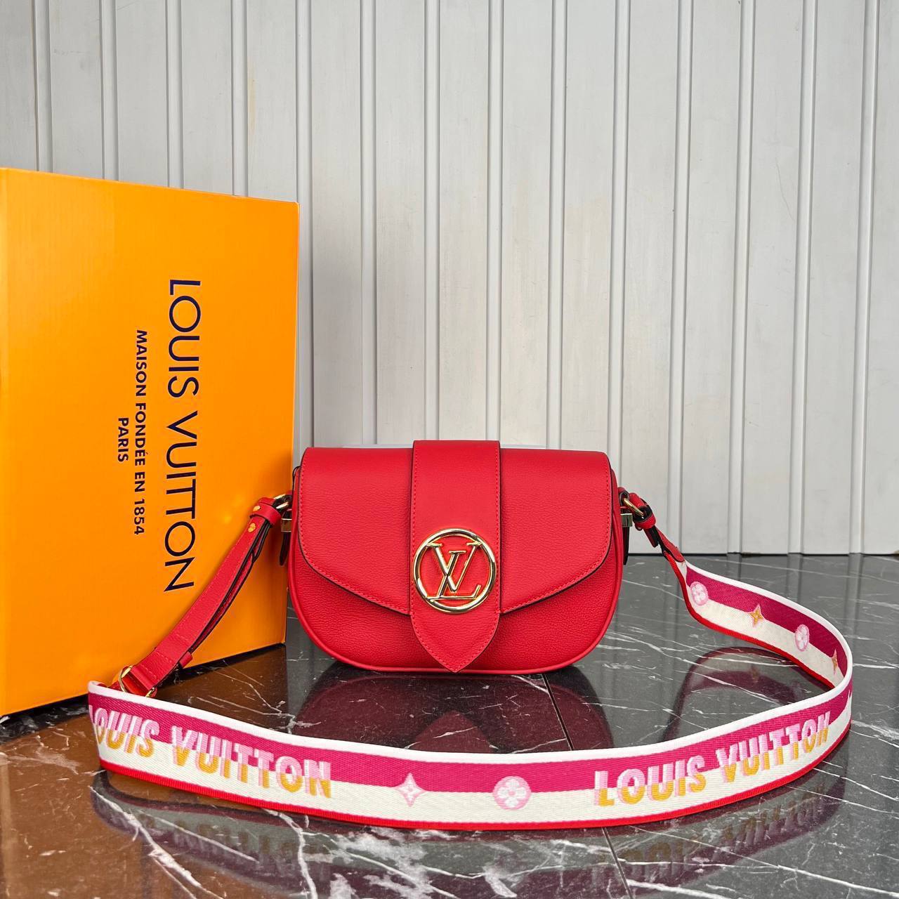 Louis Vuitton Pont 9 Soft MM Bag

758-1 ⭐️