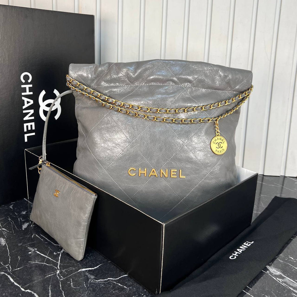 Chanel 22 Handbag

33x39 cm 
5648 ⭐️