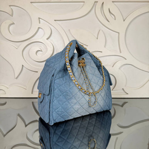 Chanel 25 Medium Handbag

40x30 cm
910621 ⭐️