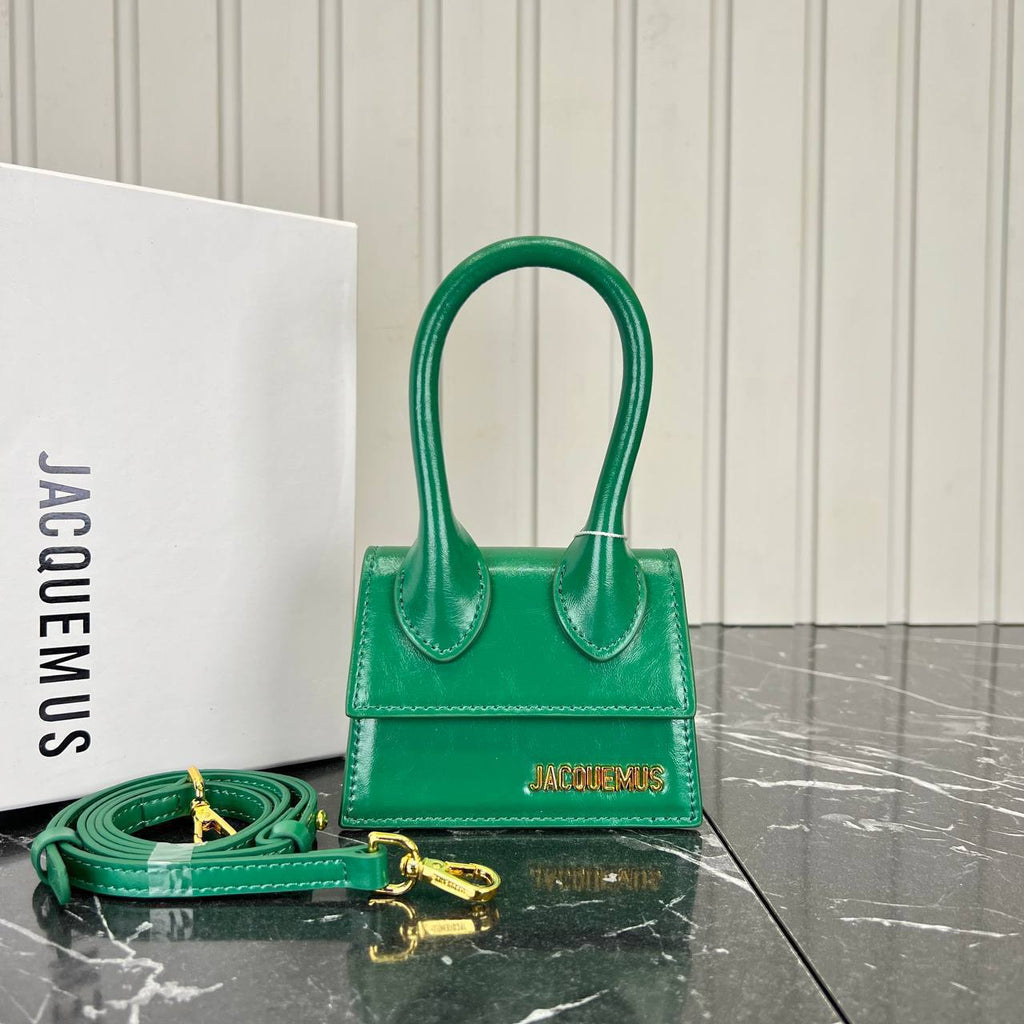 Jacquemus Chiguito Bag Nano

13x10 cm
5736-5 
💥Sale💥