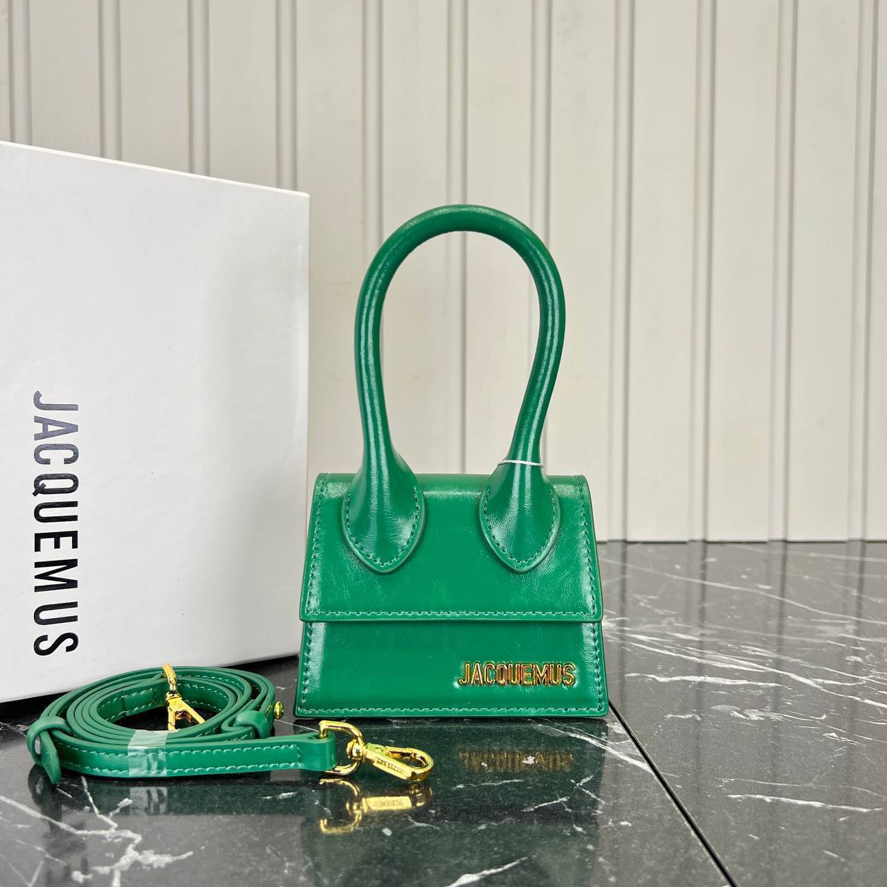 Jacquemus Chiguito Bag Nano

13x10 cm
5736-5 
💥Sale💥