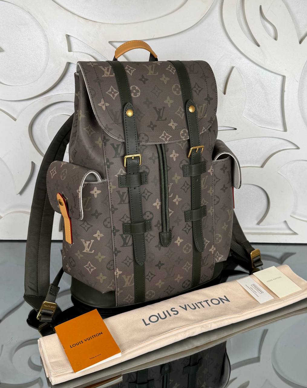 Louis Vuitton Christopher Backpack MM

910471 ⭐️