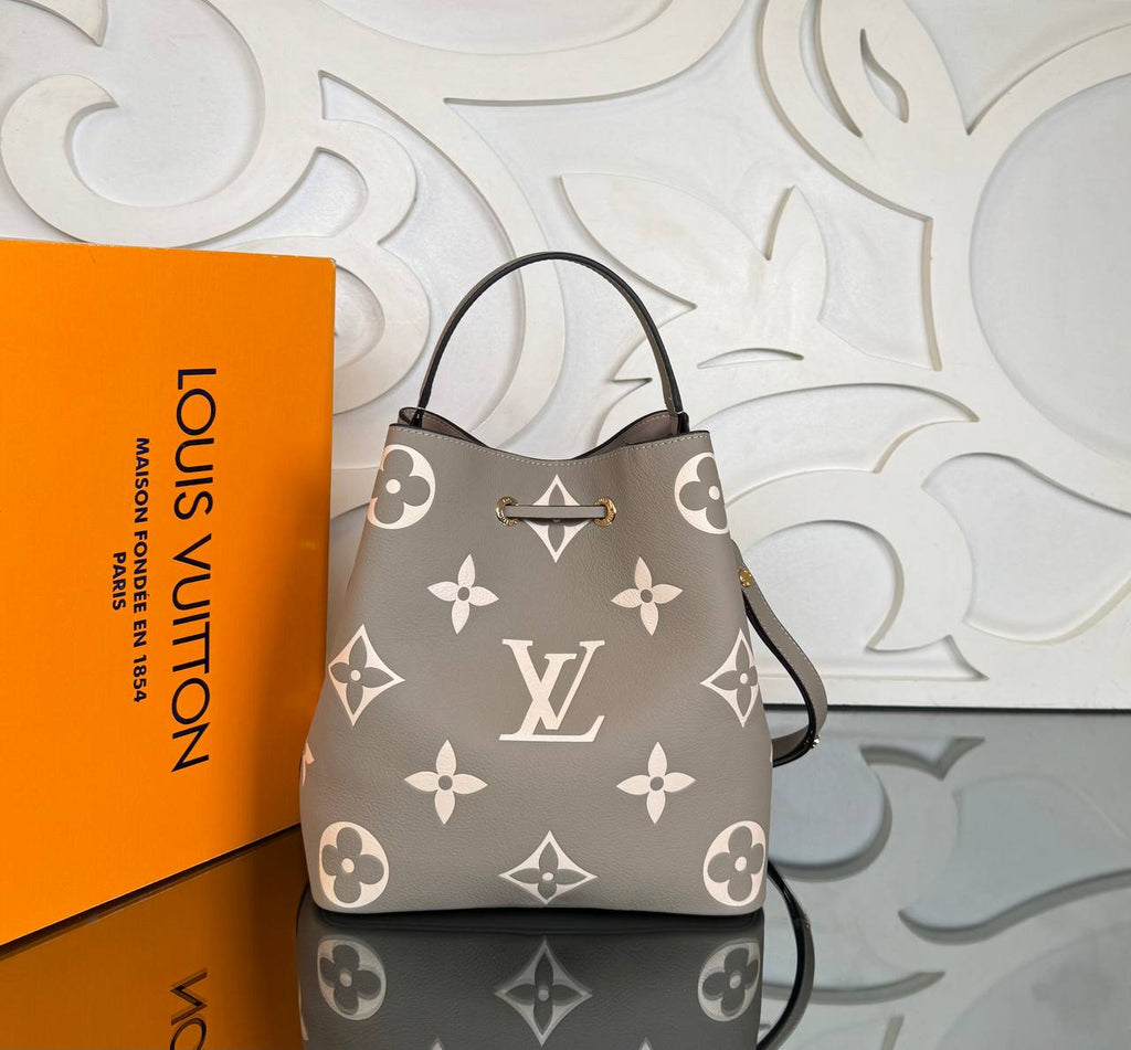 Louis Vuitton NeoNoe Bag

5759-1 ⭐️