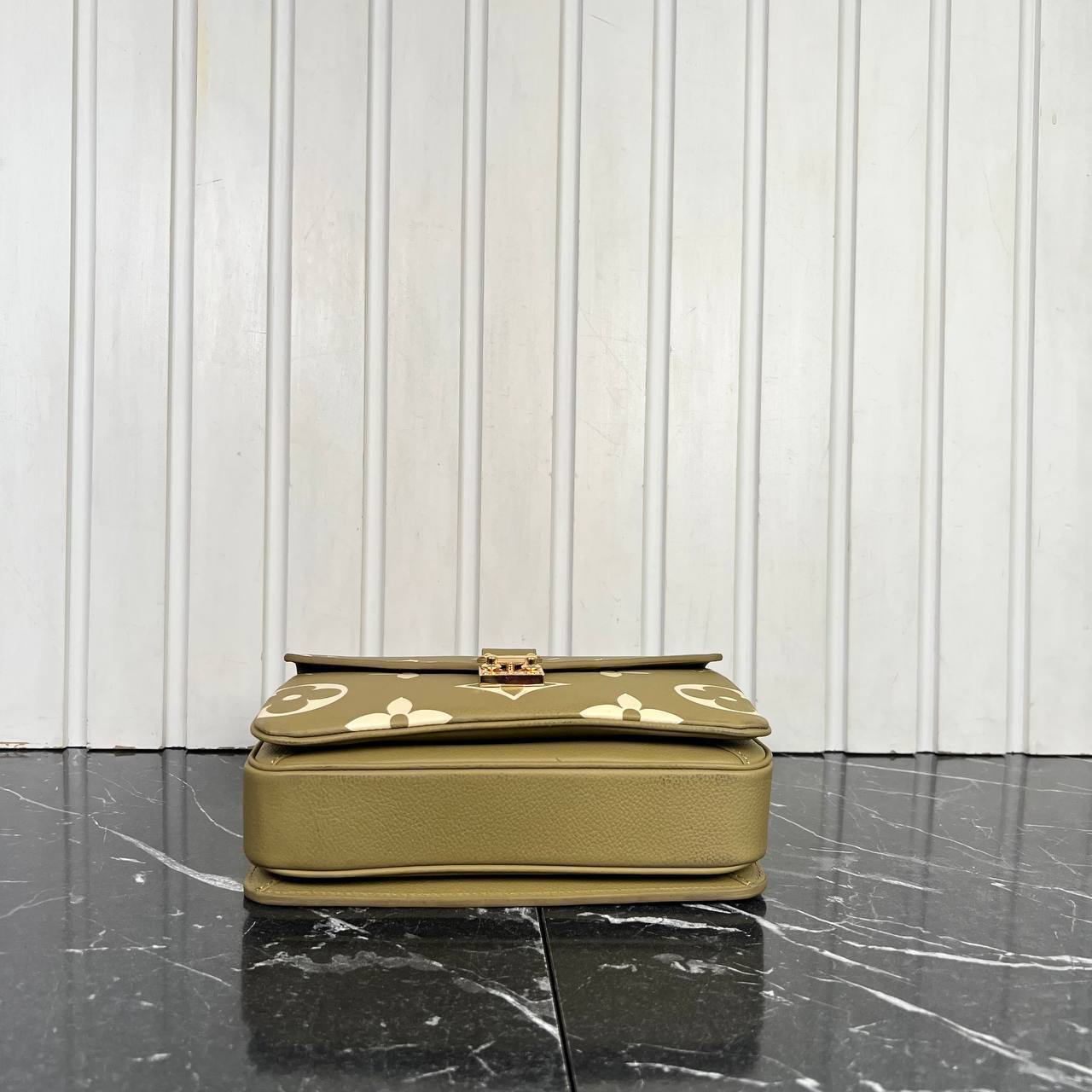 Louis Vuitton Pochette Metis  

5372-2 ⭐️