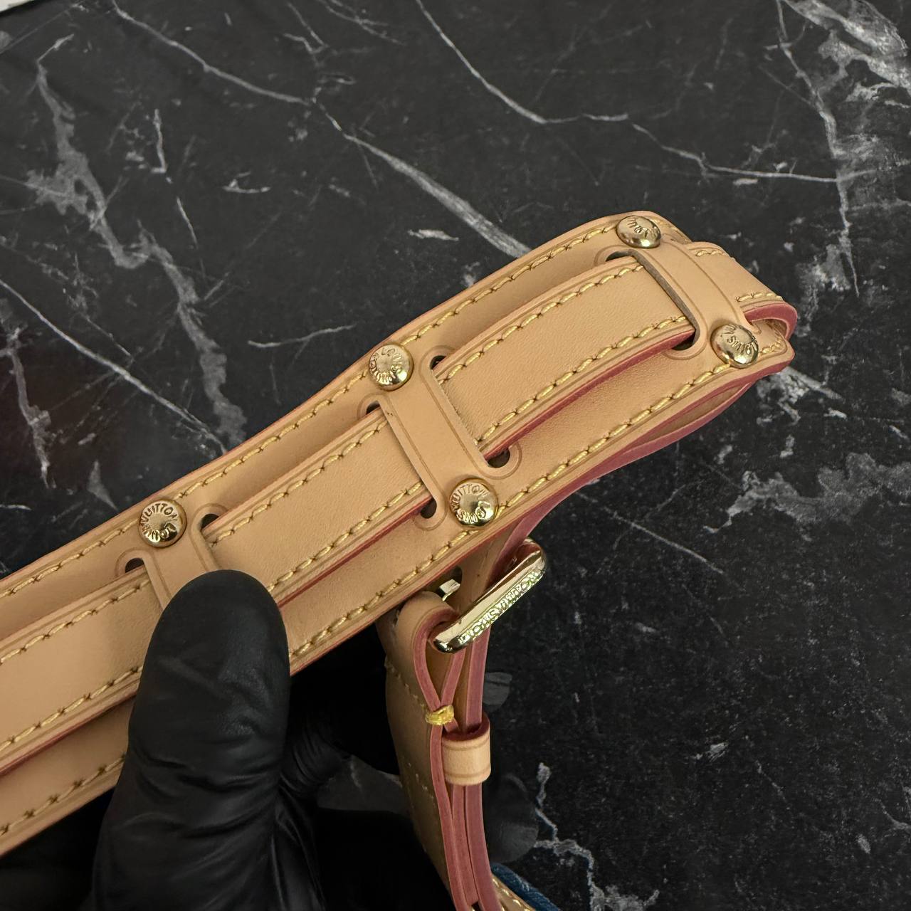 Louis Vuitton Croissant Denim

5785-19