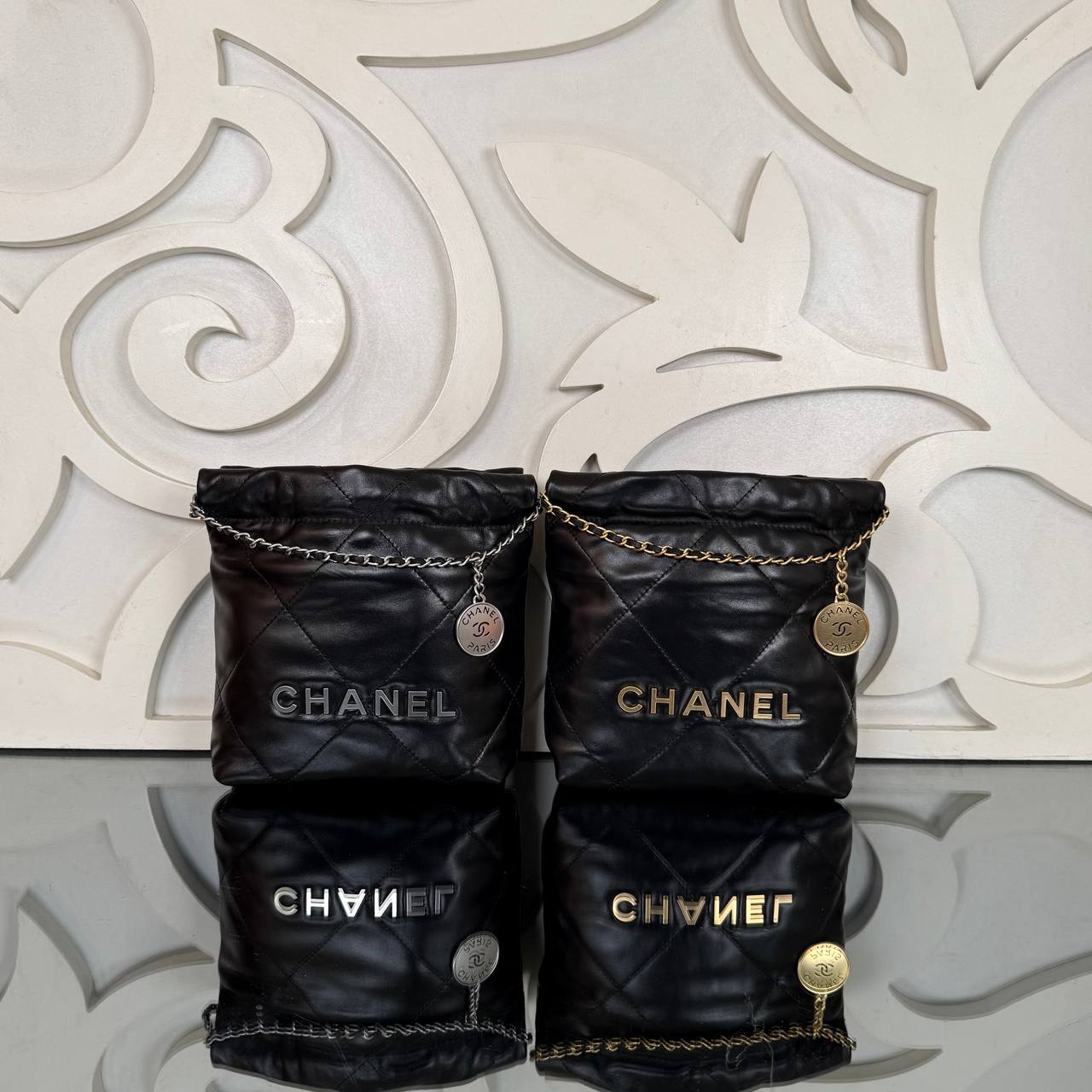Chanel 22 Mini Shoulder Bag

22x20 cm 
910036 ⭐️