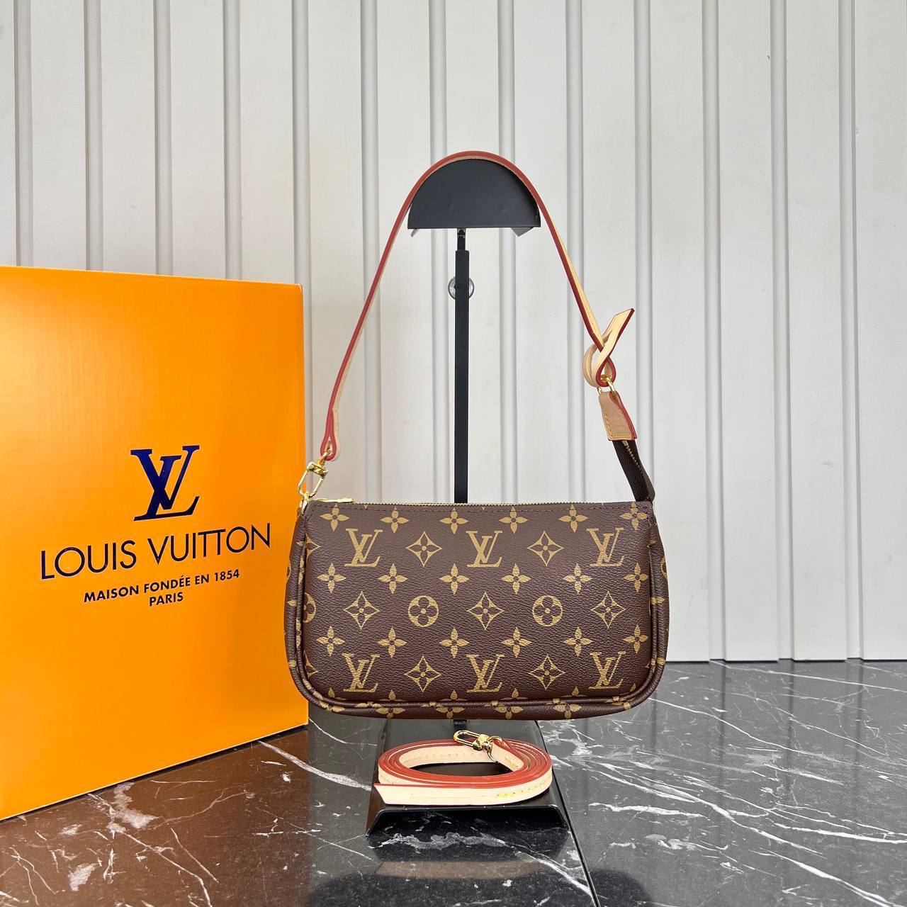 Louis Vuitton Pochette Small 

272 ⭐️