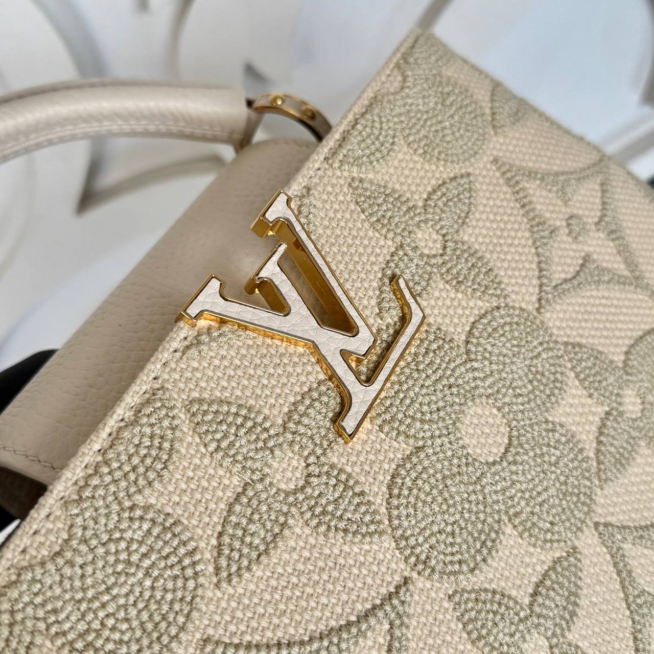 Louis Vuitton Capucines BB

910346 ⭐️