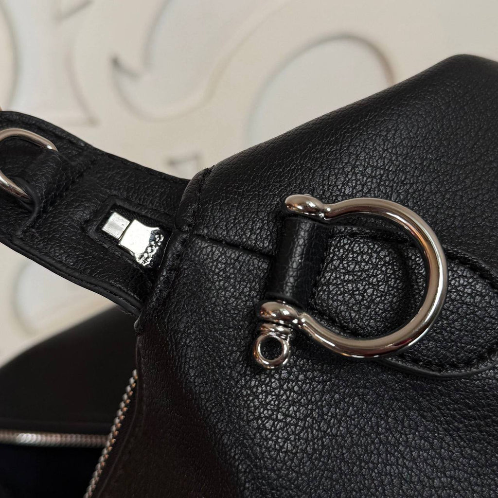 Gucci Brera Medium Crossbody Bag 

32x25 cm
910573 ⭐️